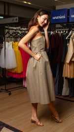 Load image into Gallery viewer, Sweetheart Midi Dress with Back Cutting - Checks
