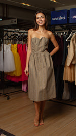 Load image into Gallery viewer, Sweetheart Midi Dress with Side Cutting - Checks
