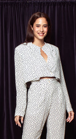 Load image into Gallery viewer, Crop Blazer - White-Based Polka Dot
