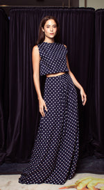 Load image into Gallery viewer, Front and Back Pleated Versatile Long Skirt - Blue-Based Polka Dot
