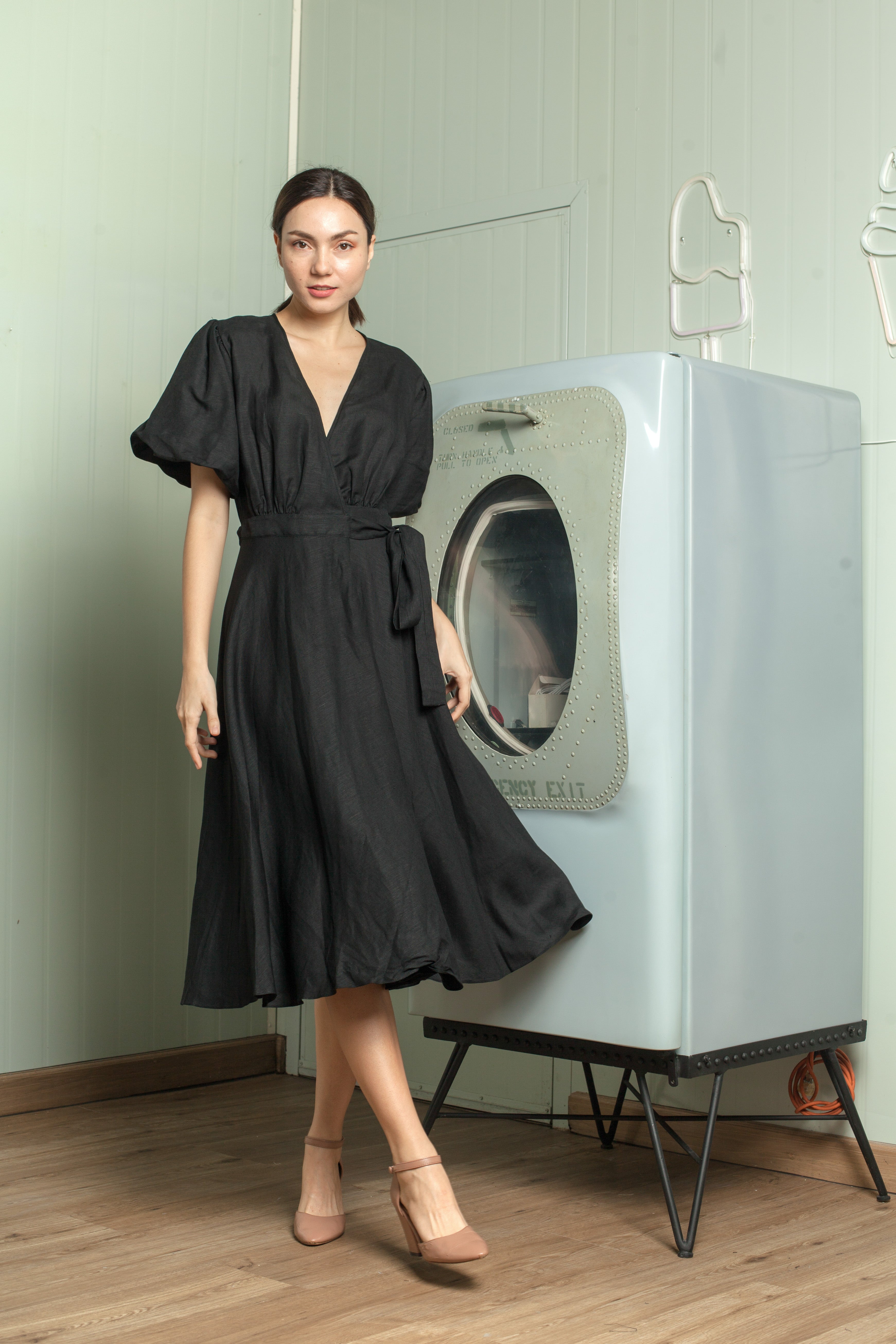 Short Mushroom Sleeve Wrap Midi Dress — Black