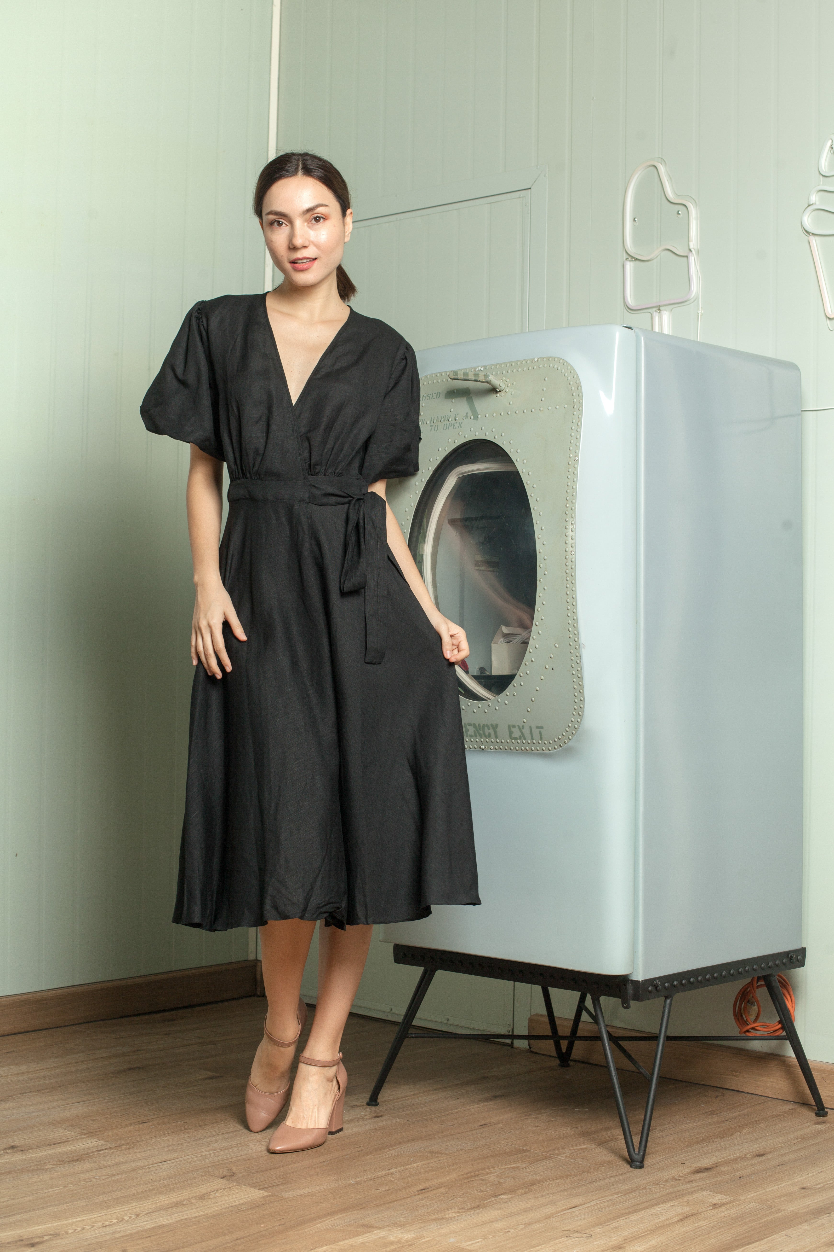 Short Mushroom Sleeve Wrap Midi Dress — Black