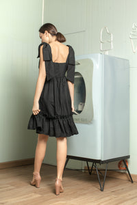 Sweetheart V Cutout with Oversized Ribbon Dress