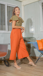 Load image into Gallery viewer, Reversible Top in Dark Tan and Olive Linen
