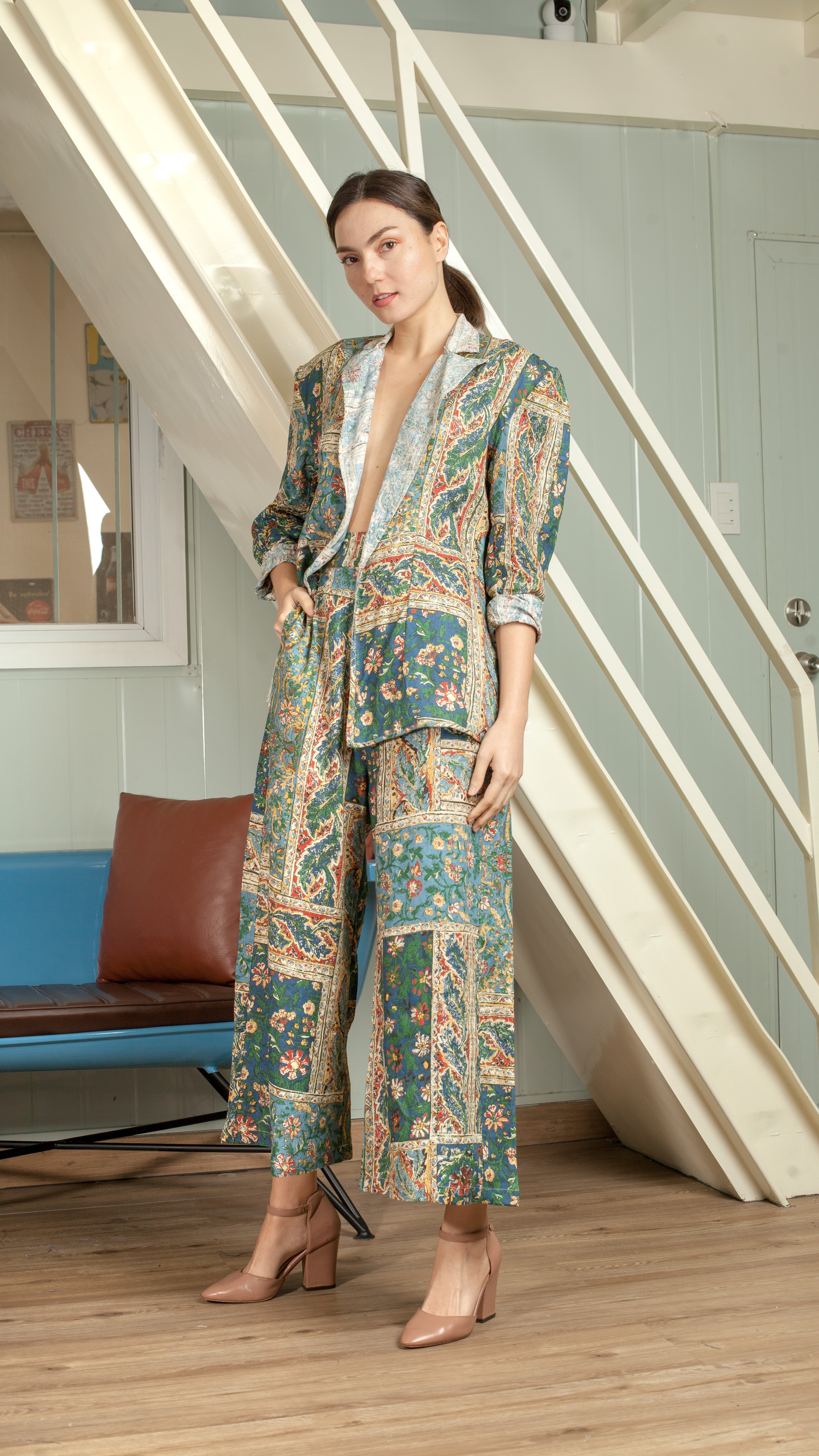 Single Button Flat Waistband Back Elastic Wide Hem Pants — Blue Floral