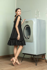 Load image into Gallery viewer, Sweetheart V Cutout with Oversized Ribbon Dress
