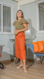 Load image into Gallery viewer, Reversible Top in Dark Tan and Olive Linen
