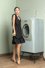 Load image into Gallery viewer, Sweetheart V Cutout with Oversized Ribbon Dress

